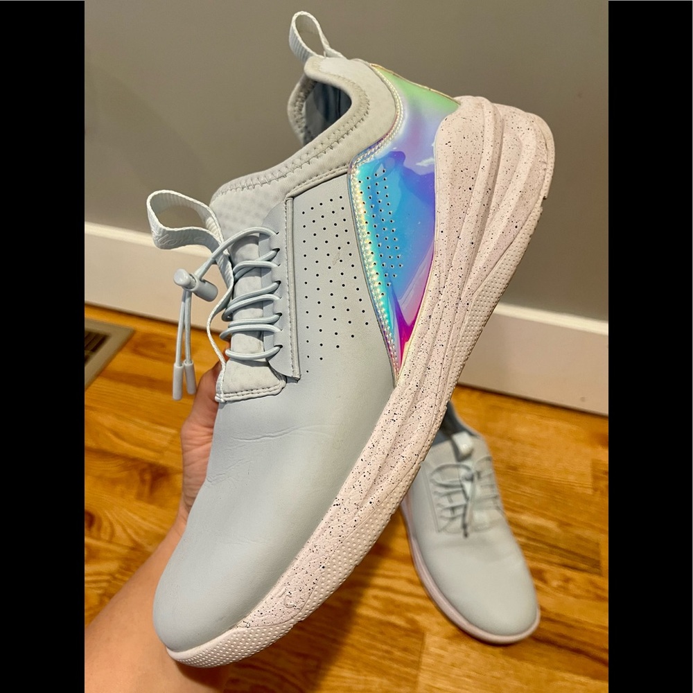 Clove sneakers
